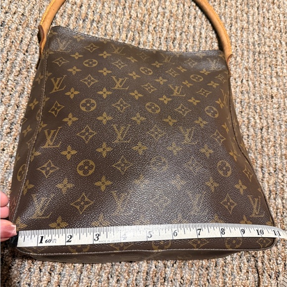 Louis Vuitton Monogram Looping - Picture 15 of 16